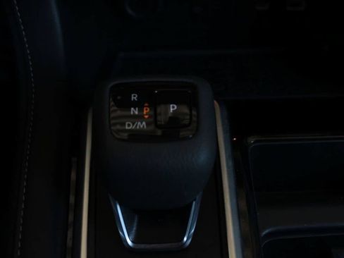 Used 2025 Nissan Pathfinder SL AWD/4WD image 31