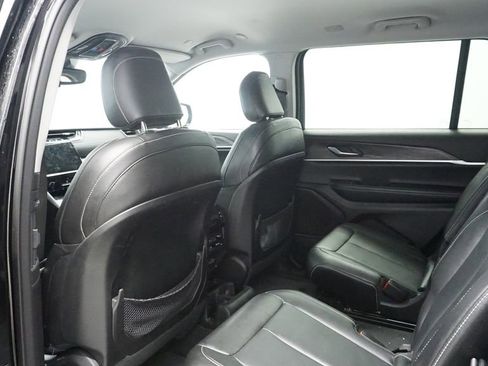 Used 2023 Jeep Grand Cherokee L Limited w/ Black Appearance Package image 22