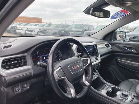 Used 2023 GMC Acadia SLT image 10