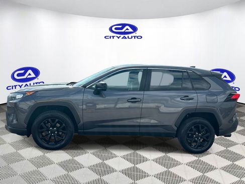 Used 2022 Toyota RAV4 LE AWD/4WD image 7
