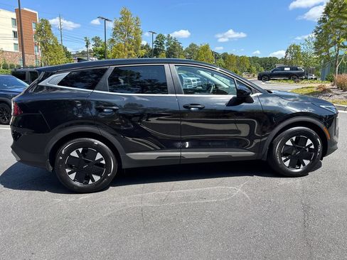 Used 2026 Kia Sportage LX FWD image 8