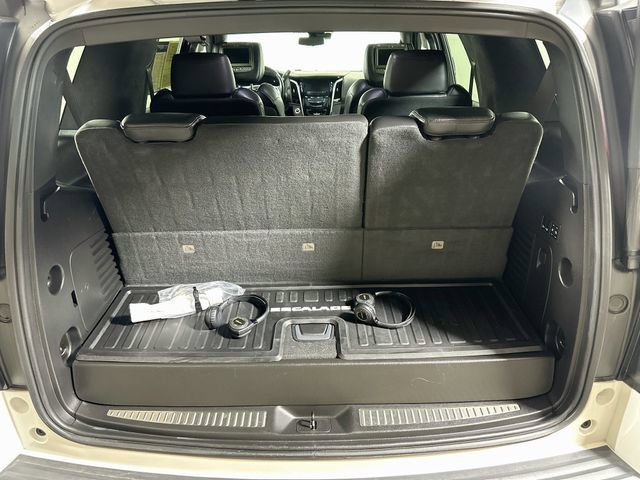 Used 2018 Cadillac Escalade Platinum AWD/4WD image 34