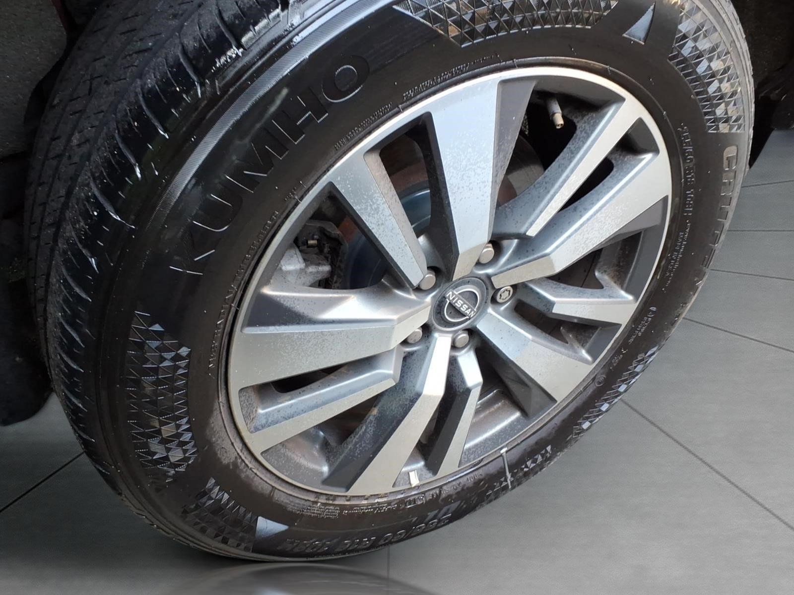 Used 2024 Nissan Pathfinder SL AWD/4WD image 5