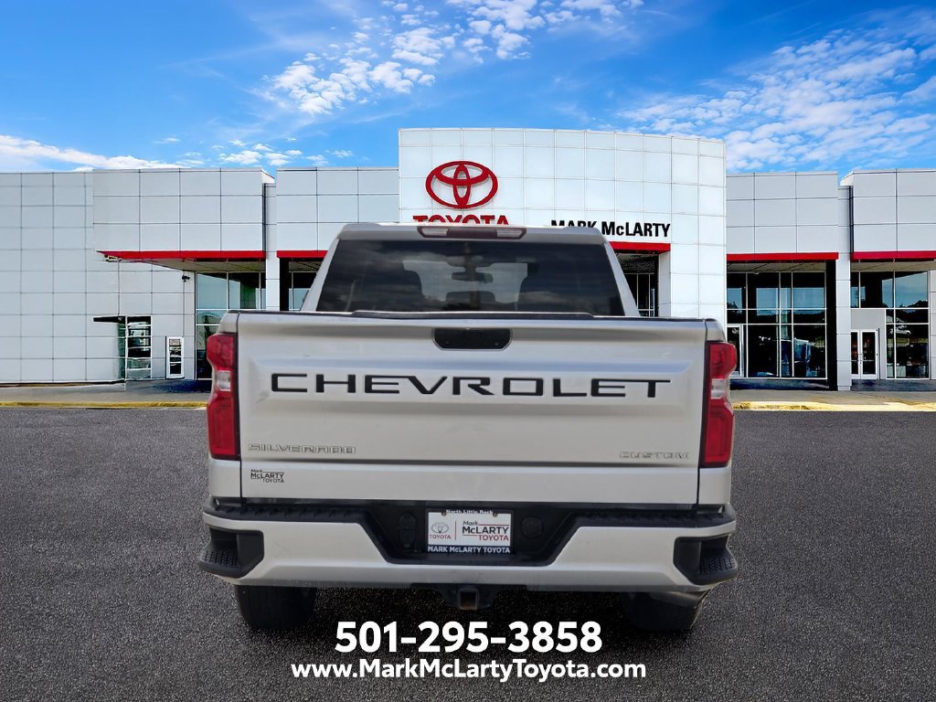 Used 2020 Chevrolet Silverado 1500 Custom w/ Custom Value Package RWD image 4