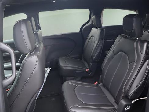 New 2026 Chrysler Voyager LX image 23