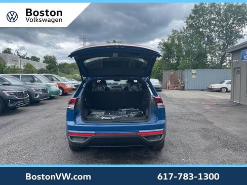 New 2025 Volkswagen Atlas Cross Sport SE image 11