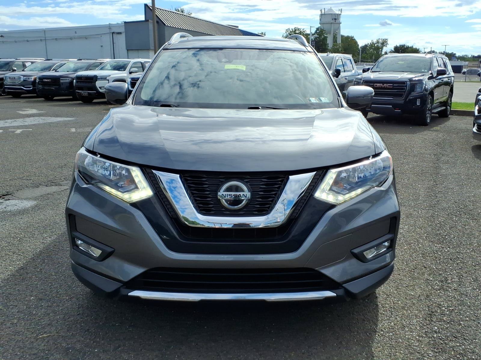 Used 2019 Nissan Rogue SV w/ Sun & Sound Touring Package AWD/4WD image 9