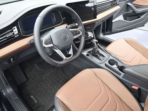 Used 2025 Volkswagen Jetta SEL FWD image 16