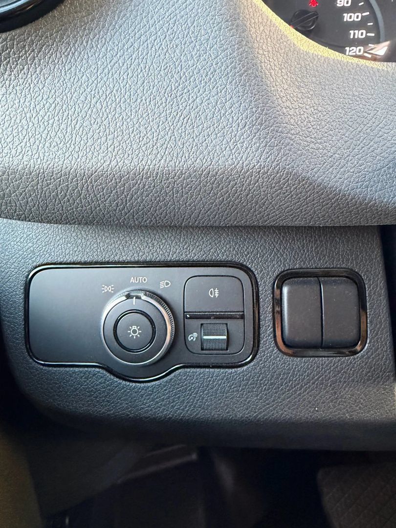Used 2020 Mercedes-Benz Sprinter 2500 image 46