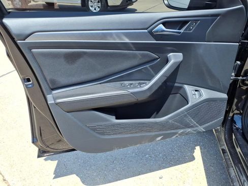 Used 2024 Volkswagen Jetta SE w/ Panoramic Sunroof Package FWD image 23