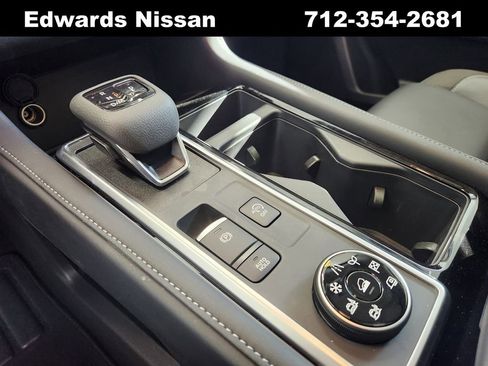 Used 2025 Nissan Pathfinder SL w/ SL Premium Package image 37