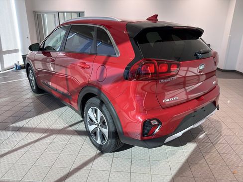 Used 2020 Kia Niro LX image 3