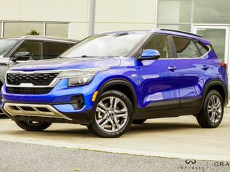 Used 2023 Kia Seltos S w/ Navigation Package AWD/4WD video 1