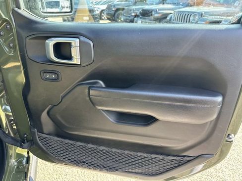 Used 2022 Jeep Wrangler Unlimited Sport AWD/4WD image 9