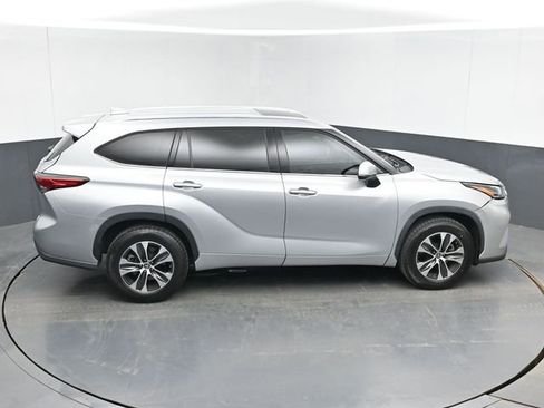 Used 2021 Toyota Highlander XLE FWD image 45