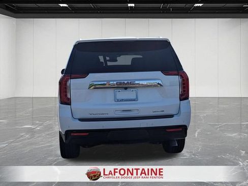 Used 2023 GMC Yukon SLE w/ Gmc Pro Safety Plus Package AWD/4WD image 4