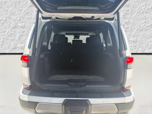 Used 2024 Lexus GX 550 AWD/4WD image 12