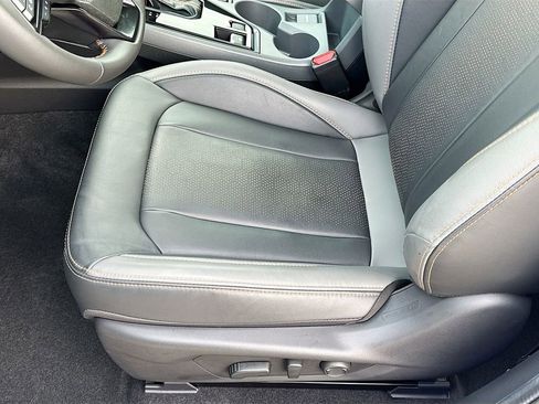 Certified 2025 Subaru Crosstrek 2.5i Limited w/ Crosstrek Mirror Package image 27