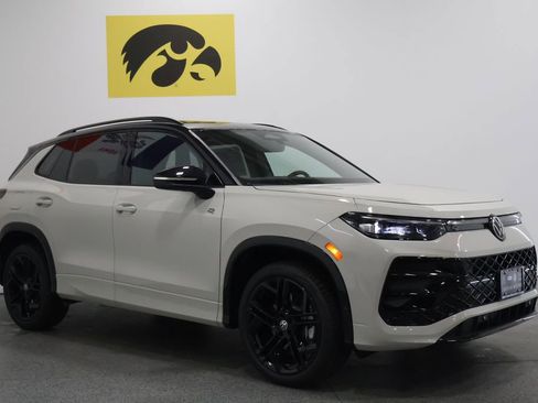New 2026 Volkswagen Tiguan SE R-Line AWD/4WD image 6