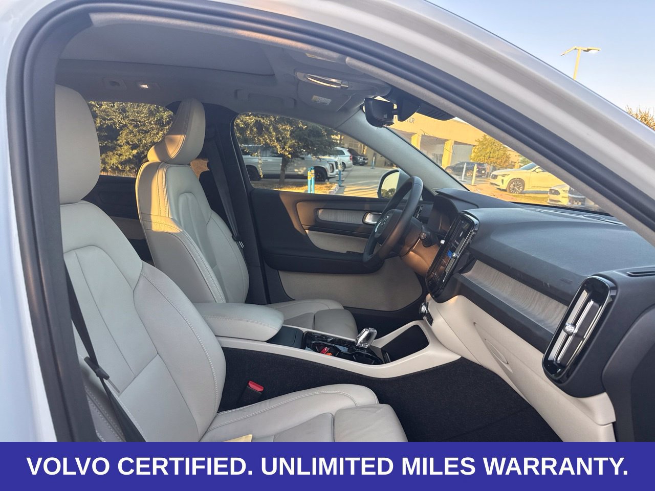 Certified 2024 Volvo XC40 B5 Ultimate w/ Protection Package Premier AWD/4WD image 21