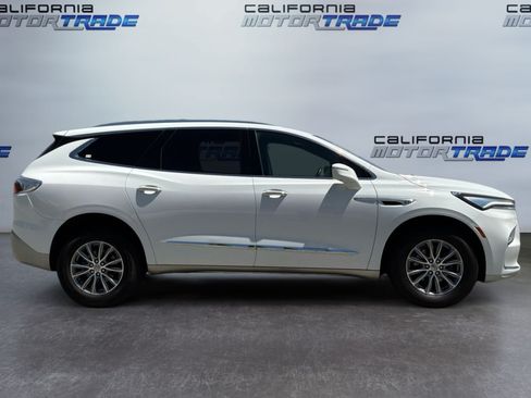Used 2024 Buick Enclave Premium AWD/4WD image 4