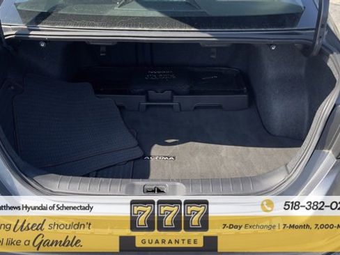 Used 2021 Nissan Altima 2.5 SR w/ SR Premium Package image 11