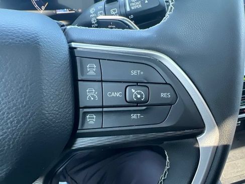 Certified 2025 Jeep Grand Cherokee L Altitude AWD/4WD image 23