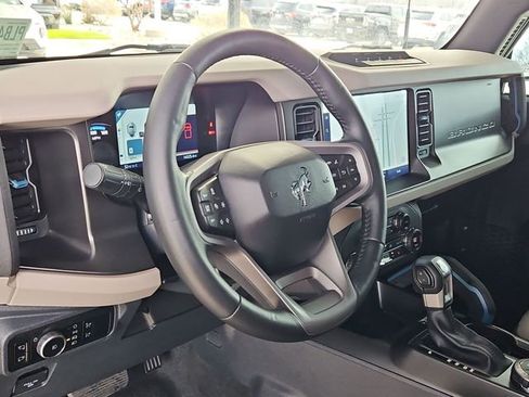 Used 2023 Ford Bronco Wildtrak image 8