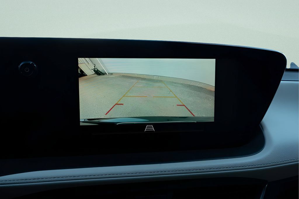 Used 2024 Buick Encore GX Sport Touring FWD image 26