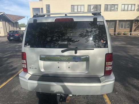 Used 2012 Jeep Liberty Sport AWD/4WD image 9