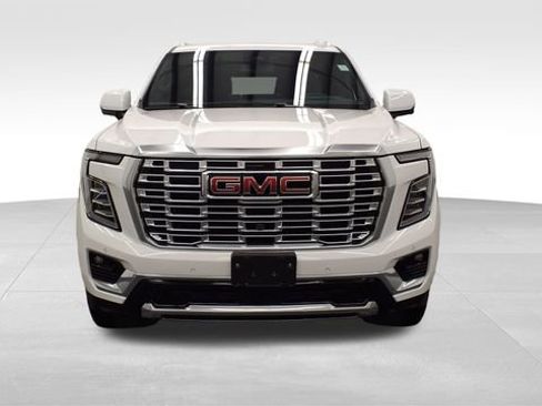 Used 2025 GMC Yukon XL Denali image 2