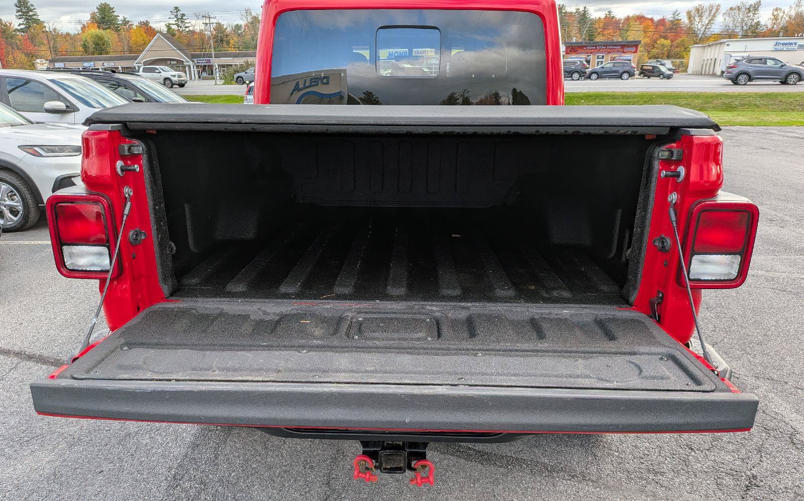 Used 2022 Jeep Gladiator Overland w/ Popular Equipment Package AWD/4WD image 10