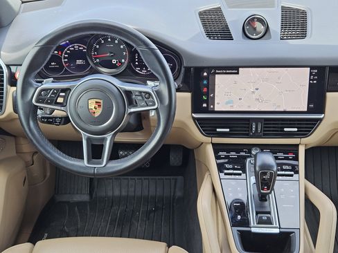 Certified 2022 Porsche Cayenne AWD/4WD image 25