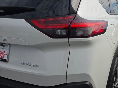 Used 2023 Nissan Rogue SV image 13