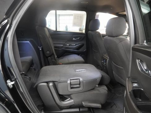 Used 2023 Chevrolet Traverse LT image 25