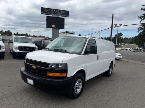 Used 2021 Chevrolet Express 2500 RWD image 1