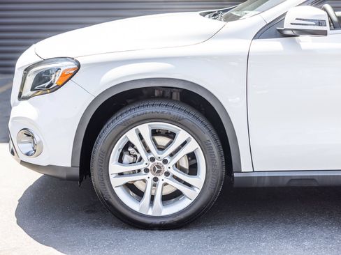 Used 2020 Mercedes-Benz GLA 250 4MATIC image 21