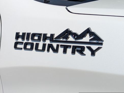 Used 2025 Chevrolet Silverado 1500 High Country AWD/4WD image 13