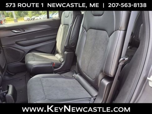 New 2025 Jeep Grand Cherokee L Altitude AWD/4WD image 14