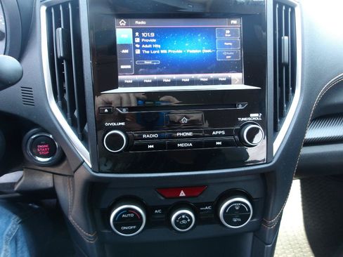 Used 2021 Subaru Crosstrek 2.0i Premium w/ Moonroof Package AWD/4WD image 19
