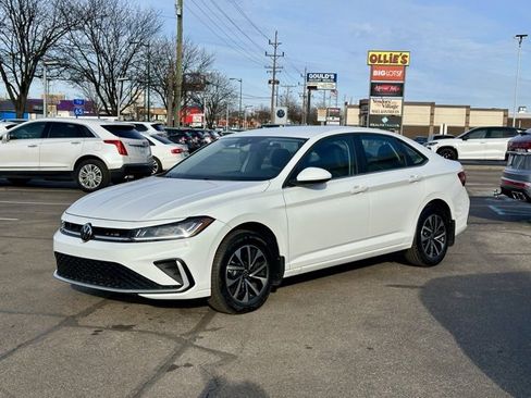 Certified 2025 Volkswagen Jetta S image 3