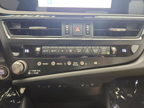 Used 2024 Lexus ES 350 Premium image 22