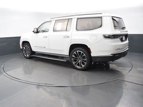 Used 2022 Jeep Grand Wagoneer Series III w/ HD Trailer Tow Package image 4