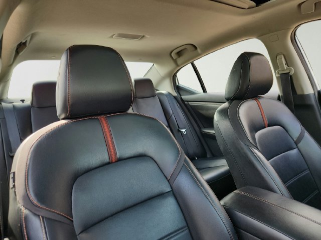 Used 2022 Nissan Sentra SR w/ SR Premium Package FWD image 24