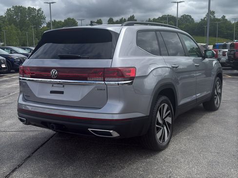 Used 2024 Volkswagen Atlas SE AWD/4WD image 5