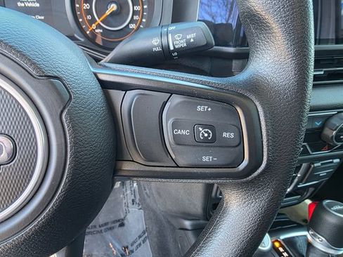 Used 2025 Jeep Gladiator Sport AWD/4WD image 25