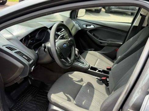 Used 2017 Ford Focus SE FWD image 9