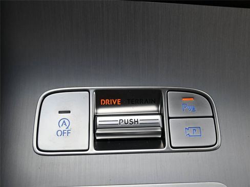 Used 2026 Genesis GV70 2.5T Advanced AWD/4WD image 15