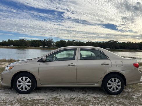 Used 2010 Toyota Corolla LE image 12