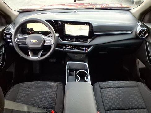 Used 2025 Chevrolet Equinox LT image 19